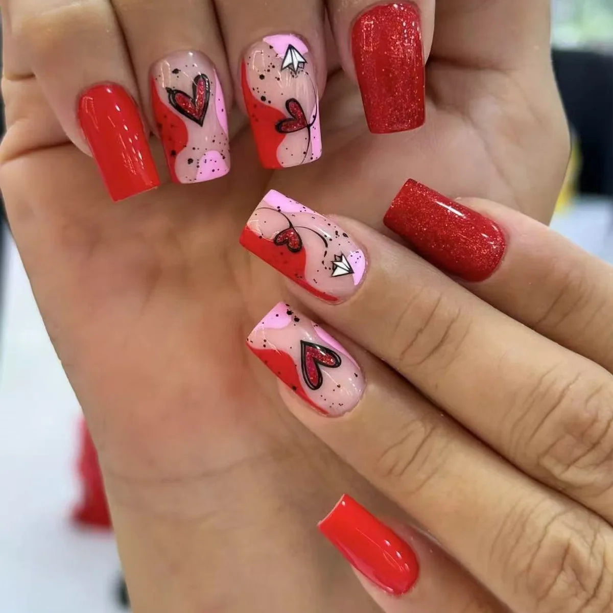 2025 Valentine's Day Fake Nail Tips Cute Love Print Short Square Head Press on Nails Wearable Full Cover Red French False Nails