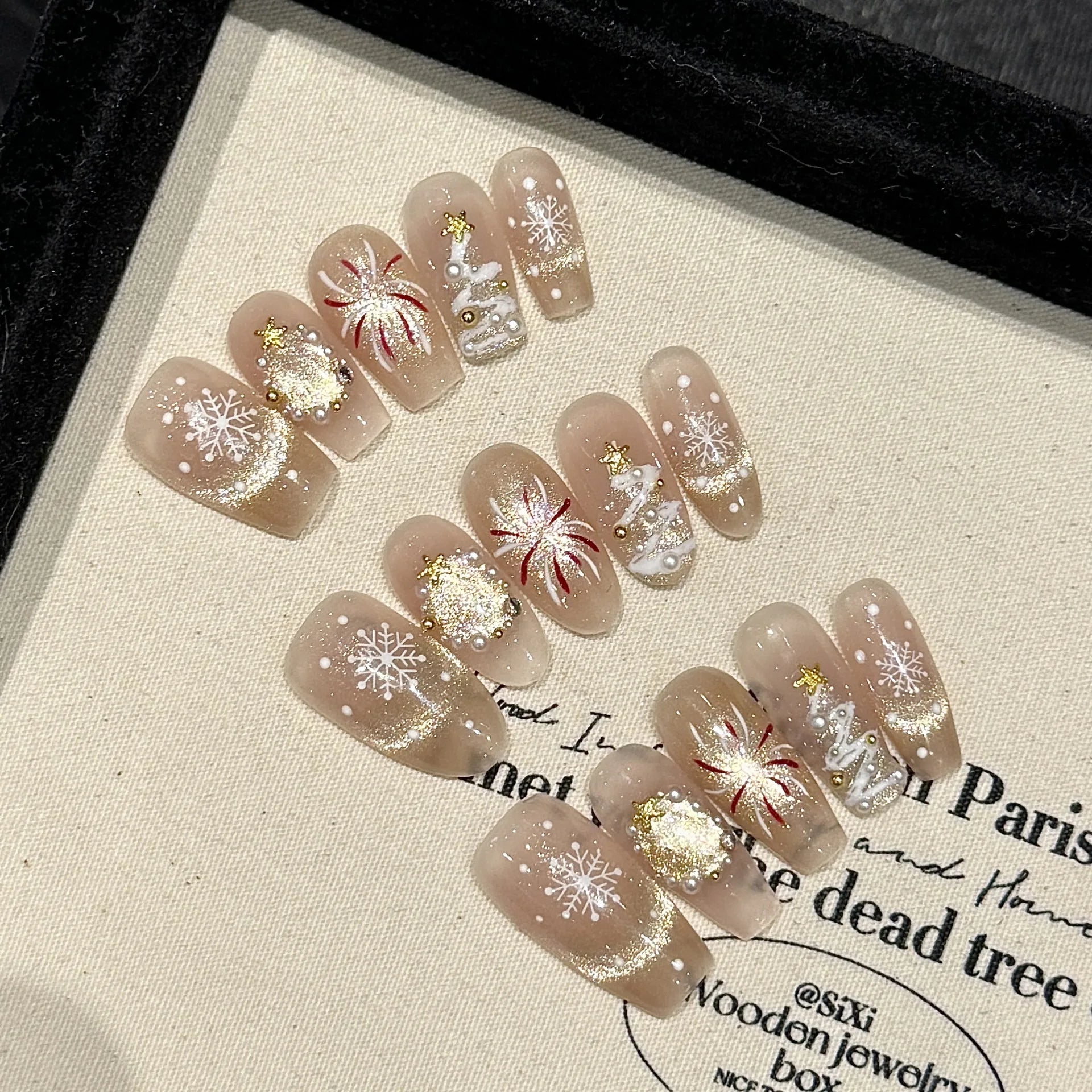 Handmade Christmas Press on Nails Shiny Fireworks Snowflake Design Fake Nails Wearable 2025 New Year Gifts Korean False Nails