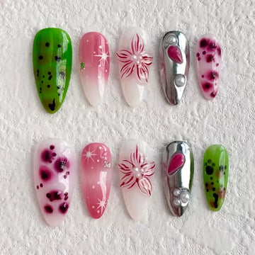 2025 New Handmade Floral Design Fake Nail Manicure Women Wear New Decorations Press on Nails Nail Art