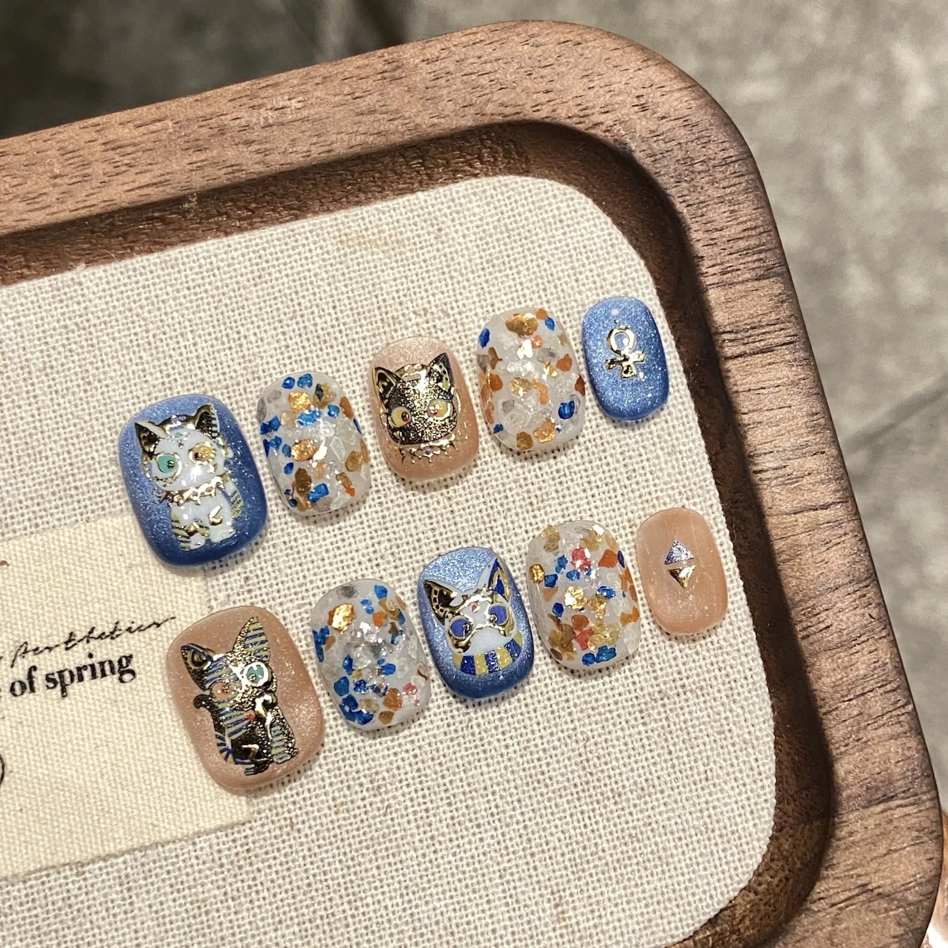 10PCS Set Short Square Press-On Nails with Cute Cat Design - Holographic Finish Animal Pattern Fake Nail Kit for Women and Girls